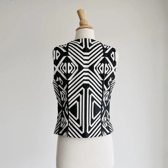 BITTE KAI RAND | Black and White Vest | 40 (M/L) - Picture 6 of 8